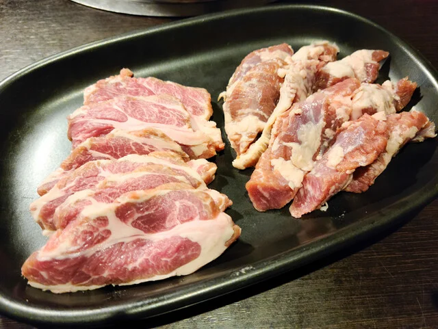 豚丼！肉うめえ！！！ご飯、う～ん・・・ｗ : ホルモン・焼肉まる笑 柏陽店の写真