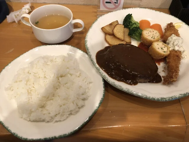 大人も喜ぶハンバーグ : ダイニング こまつの写真