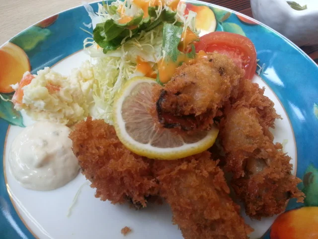 美食厨房まるよし - 盛（食堂）の写真