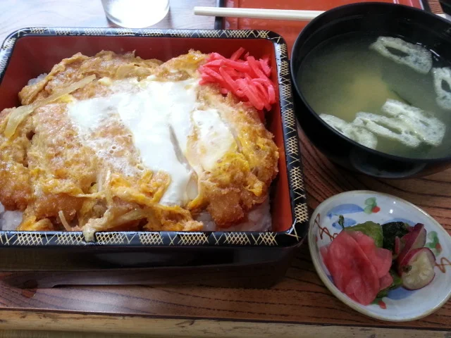 美食厨房まるよし - 盛（食堂）の写真