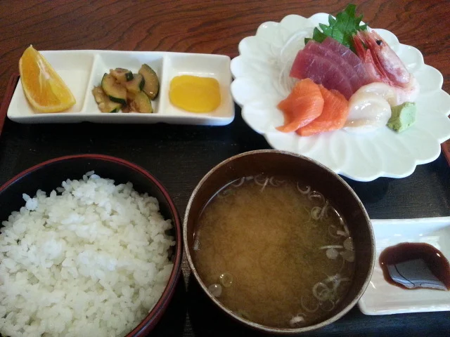 和食 芳来 - 渋民（食堂）の写真