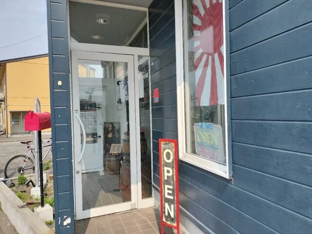 RAMEN HITONI YASASHIKU（ラーメン ヒトニ ヤサシク） - 秋田（ラーメン）の写真