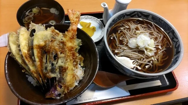 手打ちそば　極楽乃 盛岡市中央公民館店 - 山岸（そば）の写真