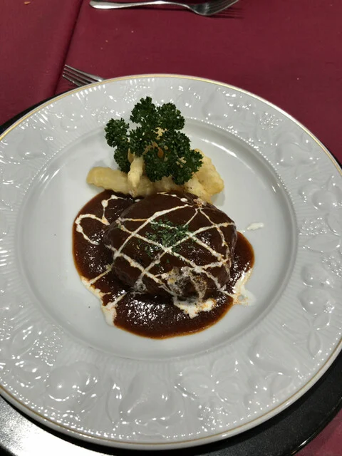 ラ カスガ（La Kasuga） - 泉外旭川（ハンバーグ）の写真