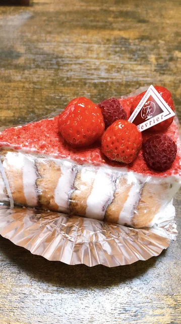 フェヴリエ - 陸前山下（ケーキ）の写真