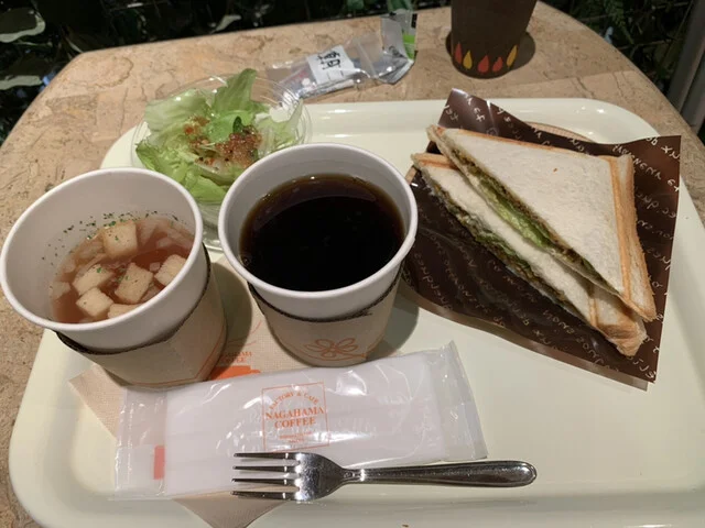 ナガハマコーヒー 秋田赤十字病院店（NAGAHAMA COFFEE） - 四ツ小屋（カフェ）の写真