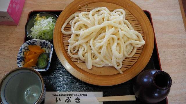 うどん工房 いぶき - 西目（うどん）の写真