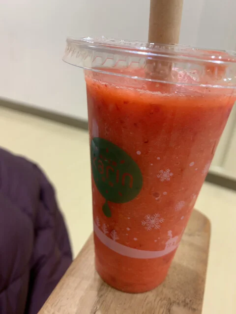 果汁工房 果琳 イオンモール秋田店 - 四ツ小屋（ジューススタンド）の写真