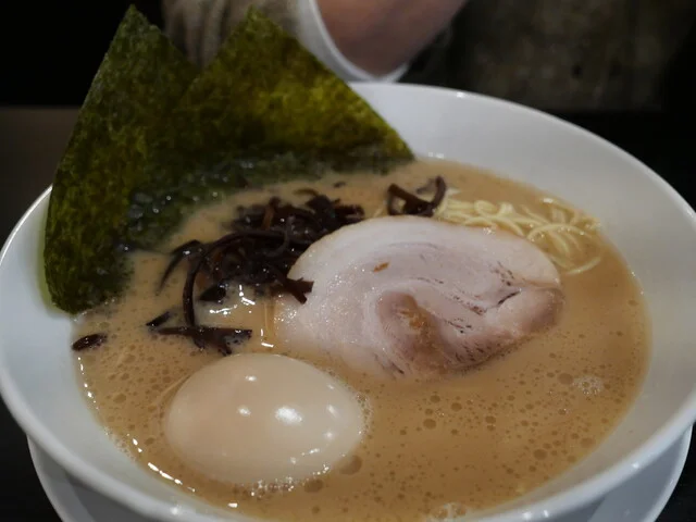 博多豚骨ラーメン よかいち - 横手（ラーメン）の写真
