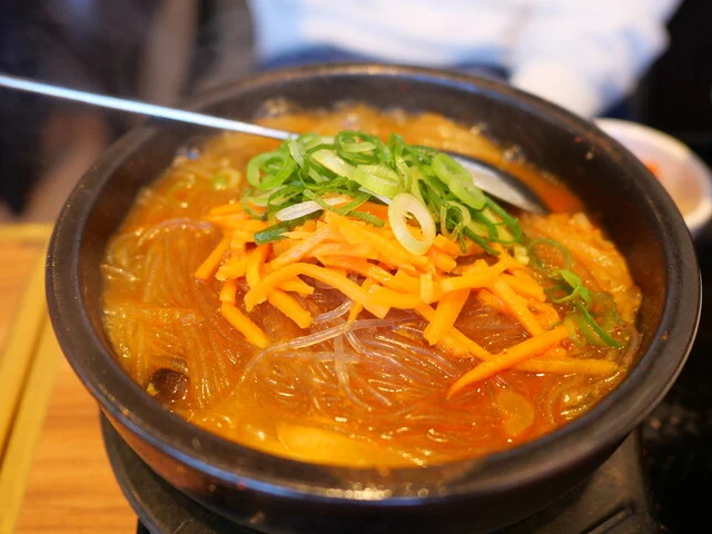 カルビ丼とスン豆腐専門店 韓丼 秋田中央店 - 泉外旭川（丼）の写真