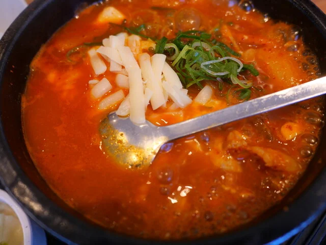 カルビ丼とスン豆腐専門店 韓丼 秋田中央店 - 泉外旭川（丼）の写真