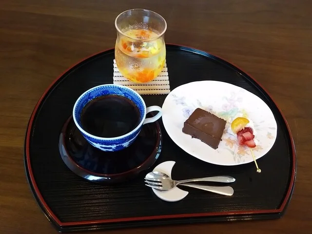 ヨルモカ薬局 喫茶コ - 秋田（カフェ）の写真