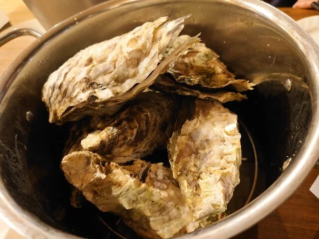 牡蠣とワインのある店 湾岸食堂 - 大船渡（オイスターバー）の写真