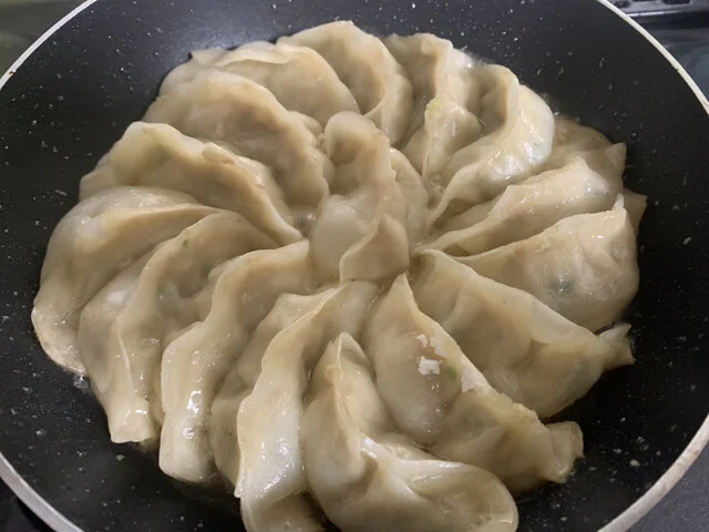 生餃子専門店 ぽんぽこ - 大釜（餃子）の写真