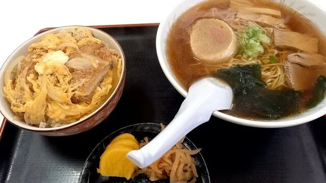 風穴ドライブイン - 陣場（食堂）の写真