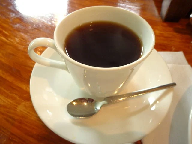 いちょう並木 - 美術館図書館前（喫茶店）の写真