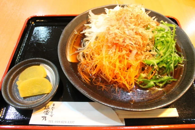 手打ちそば　極楽乃 盛岡市中央公民館店 - 山岸（そば）の写真