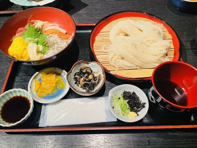伝承の味処 無限堂 卸町店 - 羽後牛島（うどん）の写真