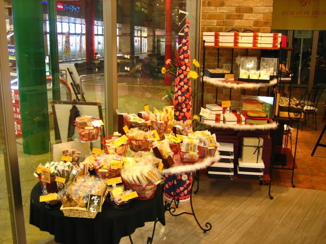 WORL BON BON 御所野店 - 四ツ小屋（ケーキ）の写真