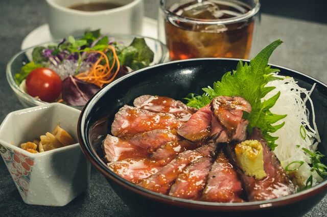 Cafe&Live Restaurant RiverRoad（カフェアンドライブ レストラン リバーロード） - 岩城みなと（ダイニングバー）の写真