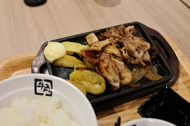 牛角焼肉食堂 イオンモール秋田店 - 四ツ小屋（焼肉）の写真