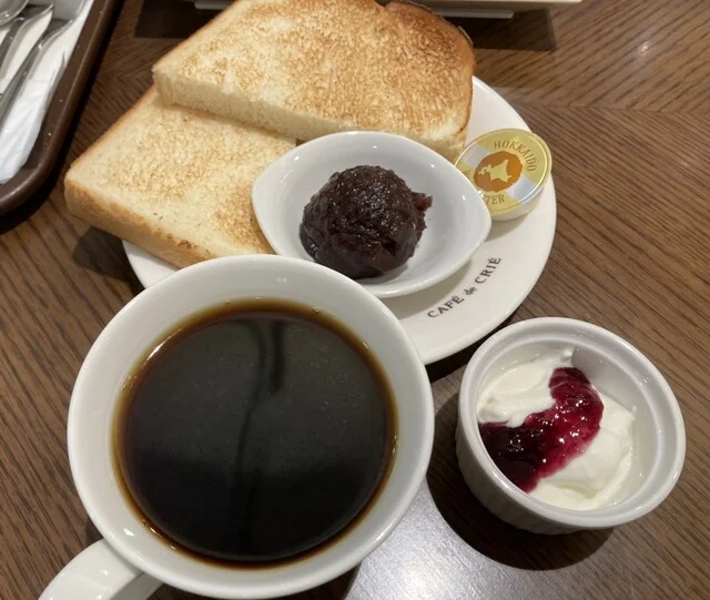 カフェ・ド・クリエ イオンモール秋田店（CAF&Eacute; de CRI&Eacute;） - 四ツ小屋（カフェ）の写真