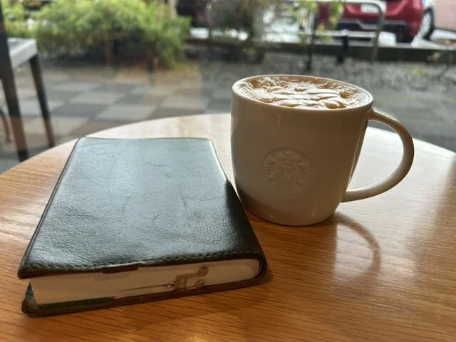 スターバックスコーヒー 秋田保戸野学園通り店（STARBUCKS COFFEE） - 泉外旭川（カフェ）の写真