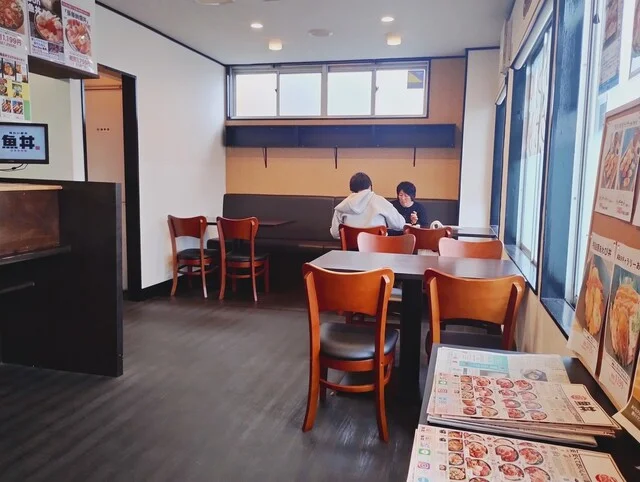 魚丼 秋田上飯島店（うおどん） - 上飯島（海鮮丼）の写真