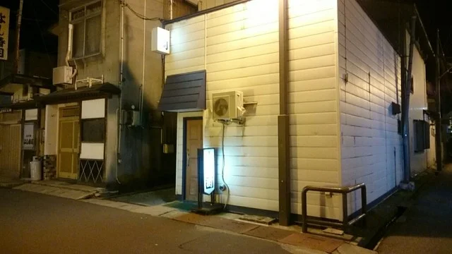 スタンドバー司（スタンドバーツカサ） - 横手（バー）の写真