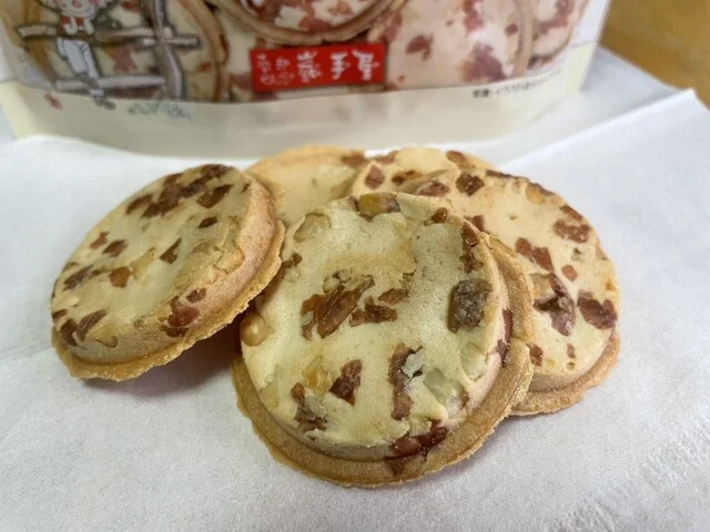 南部せんべい乃 巖手屋 盛岡フェザン店 - 盛岡（せんべい）の写真