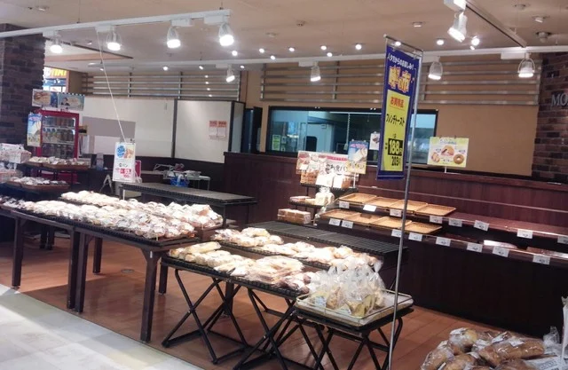 モンペリエ ヨークベニマル成島店 - 西米沢（パン）の写真