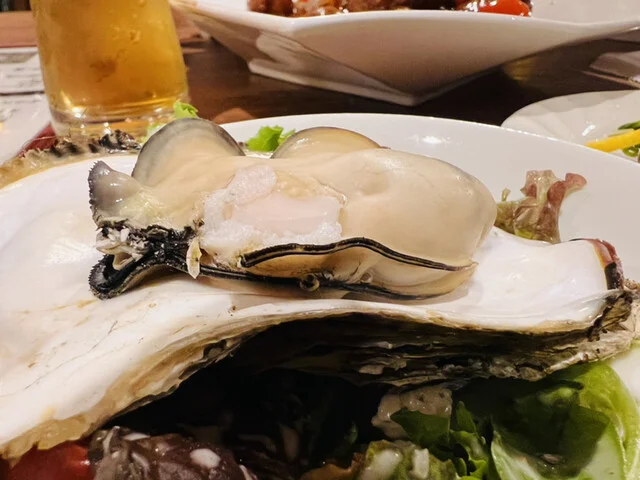 牡蠣とワインのある店 湾岸食堂 - 大船渡（オイスターバー）の写真