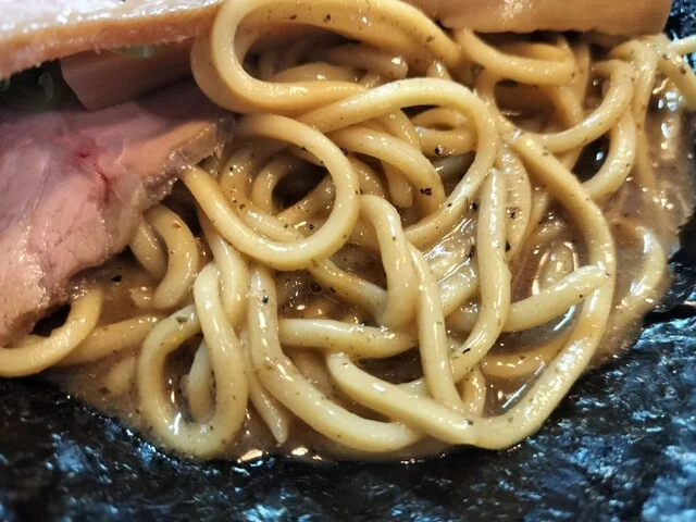 RAMEN HITONI YASASHIKU（ラーメン ヒトニ ヤサシク） - 秋田（ラーメン）の写真