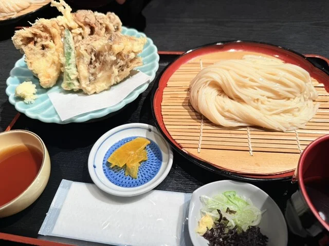 伝承の味処 無限堂 卸町店 - 羽後牛島（うどん）の写真