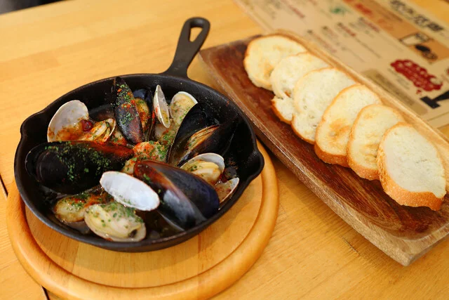 ローカルキッチン レイルズアキタ（LOCAL KITCHEN＿RAILS AKITA） - 秋田（ダイニングバー）の写真