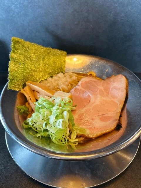 RAMEN HITONI YASASHIKU（ラーメン ヒトニ ヤサシク） - 秋田（ラーメン）の写真