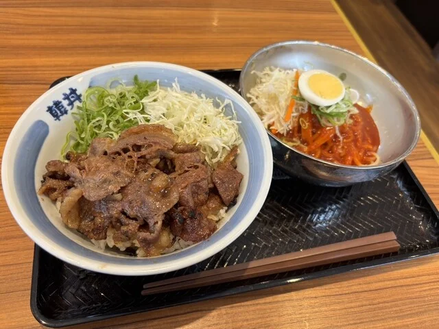 カルビ丼とスン豆腐専門店 韓丼 秋田中央店 - 泉外旭川（丼）の写真