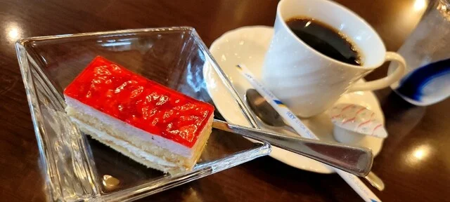 あんてぃーく - 羽後境（喫茶店）の写真