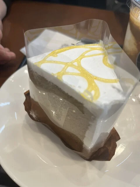 タリーズコーヒー ナイスガーデン秋田店（TULLY'S COFFEE） - 四ツ小屋（カフェ）の写真