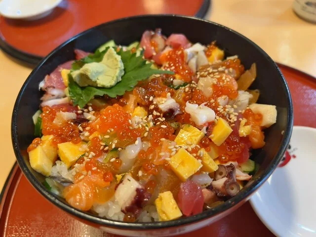 うまい一丸鮨 秋田外旭川店 - 泉外旭川（回転寿司）の写真