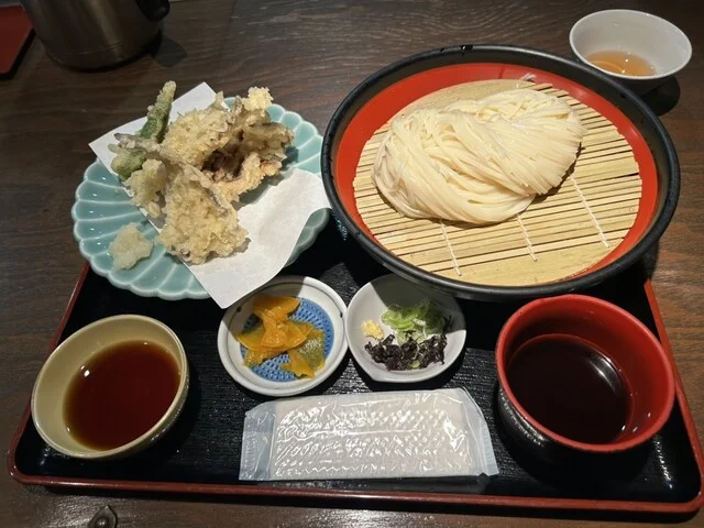 伝承の味処 無限堂 卸町店 - 羽後牛島（うどん）の写真