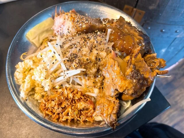 RAMEN HITONI YASASHIKU（ラーメン ヒトニ ヤサシク） - 秋田（ラーメン）の写真