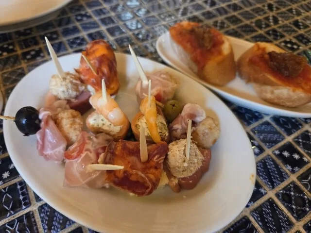 欧州酒場バルエスコンディーテ（ESCONDITE） - 天童（ワインバー）の写真