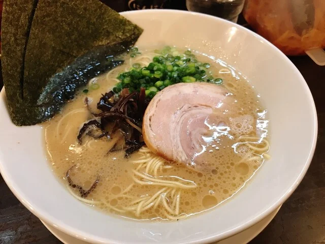博多豚骨ラーメン よかいち - 横手（ラーメン）の写真