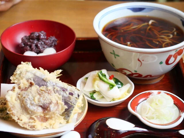 千真庵（せんしんあん） - 横手（そば）の写真