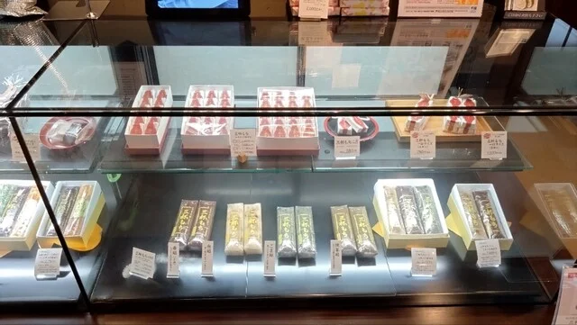 つじや 中通本店 - 大曲（和菓子）の写真