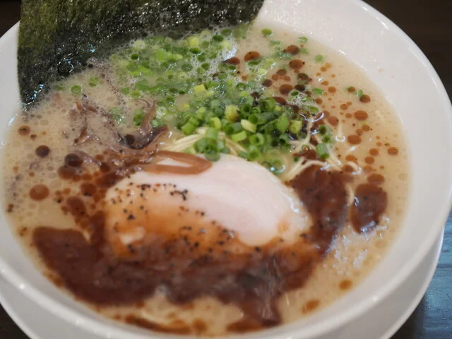 博多豚骨ラーメン よかいち - 横手（ラーメン）の写真