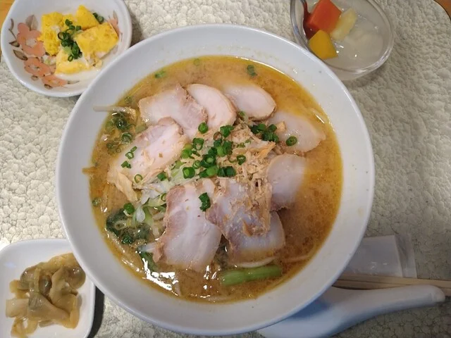食卓梅戸 - 鹿角花輪（中華料理）の写真