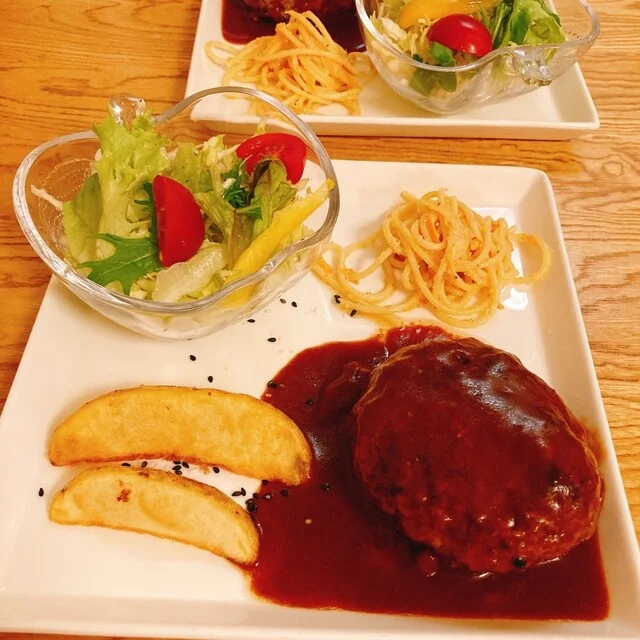 秋田市の食堂「館」 &ndash; 手軽に味わう和食と季節メニュー