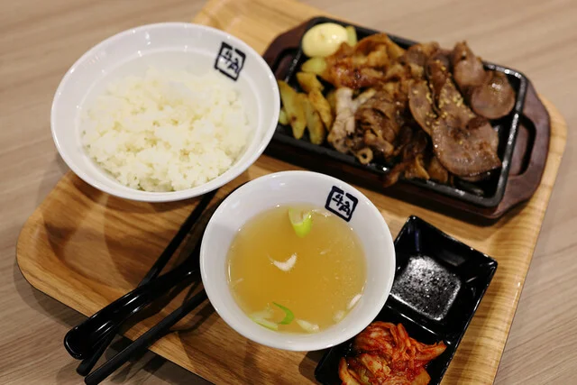 牛角焼肉食堂 イオンモール秋田店 - 四ツ小屋（焼肉）の写真